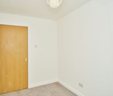 Gisburne Way, WATFORD - Photo 2