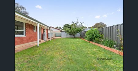 Home Sweet Home in the Heart of Paralowie! 🏡 - Photo 3