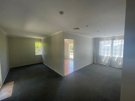 9 Towra Place, Botany Downs, Auckland - Photo 5