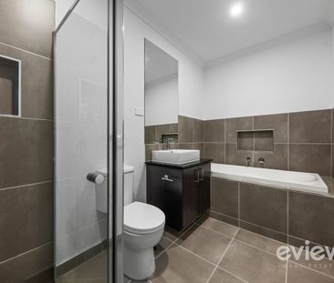 Stunning & cosy home in the Grandview estate in Truganina! - Photo 6