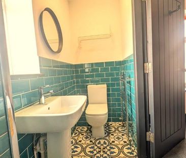 1 bedroom in a house share to rent - Photo 2