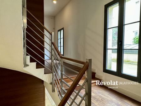 Location Appartement 3 pièces 81m² BORDEAUX 33000 - Photo 4