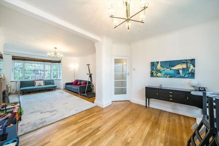 3 bedroom flat to rent - Photo 2