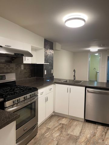For Lease - 287 Palmerston Avenue Unit# Lower, Toronto, Ontario - Photo 2