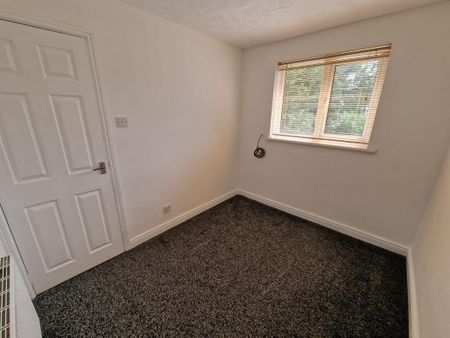 2 bedroom terraced house to rent - Photo 4