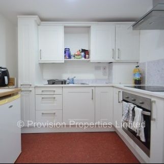 2 Bedroom Student Properties Leeds - Photo 1