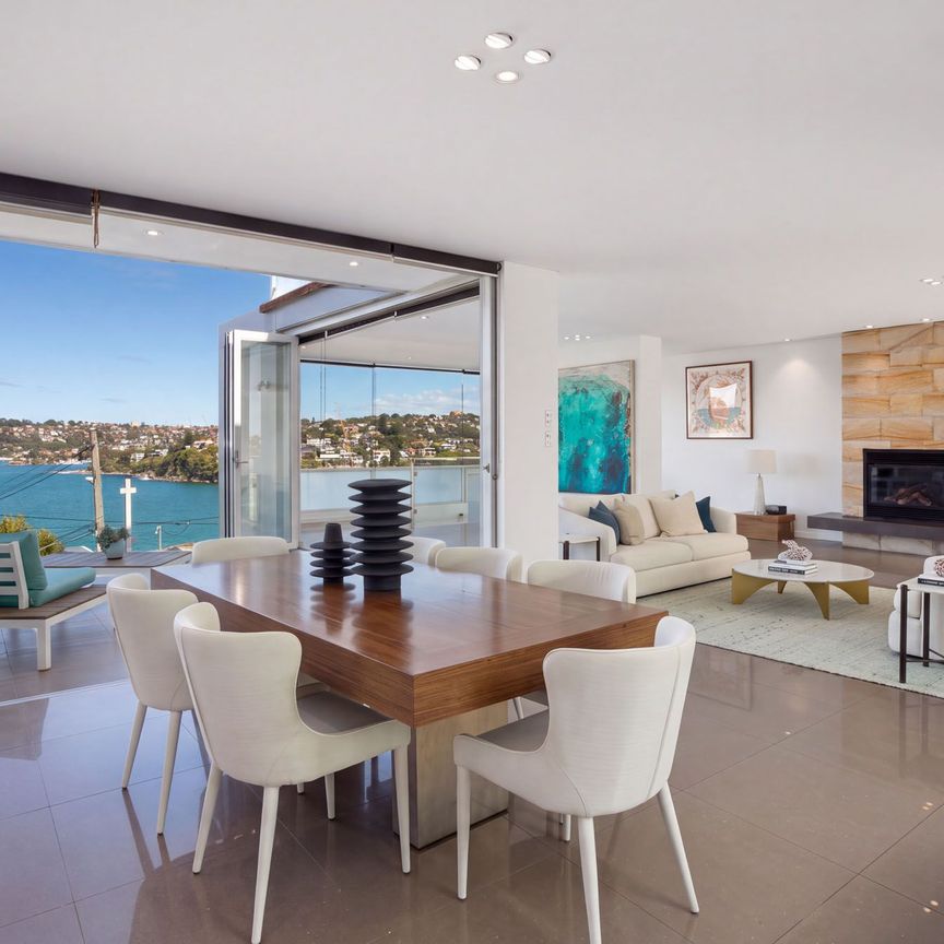 Contemporary Luxury with Stunning Harbour Panorama - Photo 1