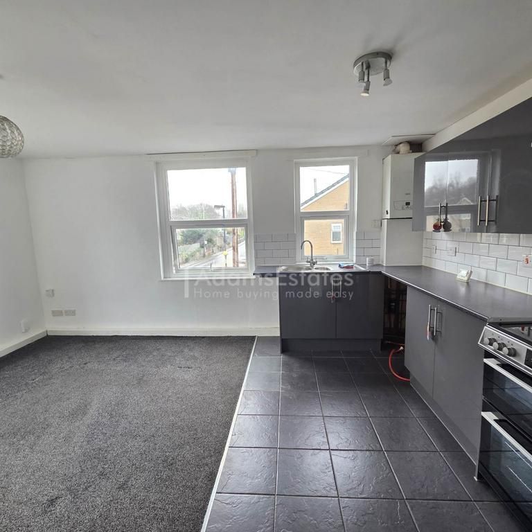 2 bedroom flat to rent - Photo 1