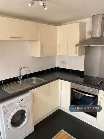 2 bedroom flat to rent - Photo 3