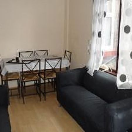 5 Bedroom Terraced To Let - Photo 4
