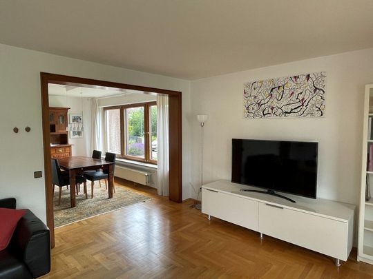 Charmantes, möbliertes Haus mit 3 Schlafzimmern in Niederkassel - Photo 1