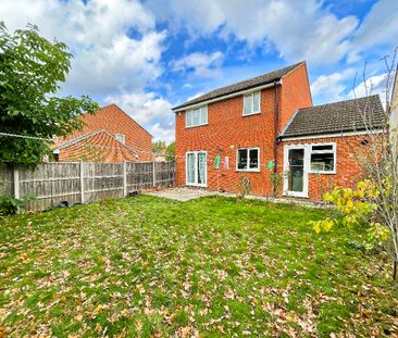 North Farm Road, Farnborough, GU14 - Photo 2