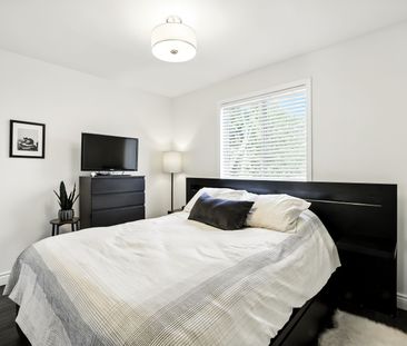 For Lease - 152 Olive Avenue, Oshawa, Ontario - Photo 6