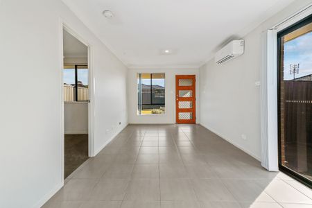 "MODERN AND LOW MAINTENANCE" - Photo 2