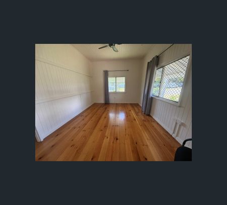 10 Harbour Esplanade, Burnett Heads, Qld 4670 - Photo 3