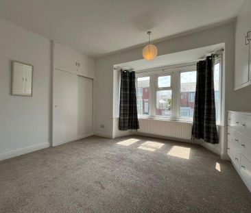 2 bedroom semi-detached house to rent - Photo 5