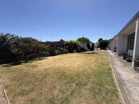 Modern 1-Bedroom Flat in Prime Albion Location - Photo 4