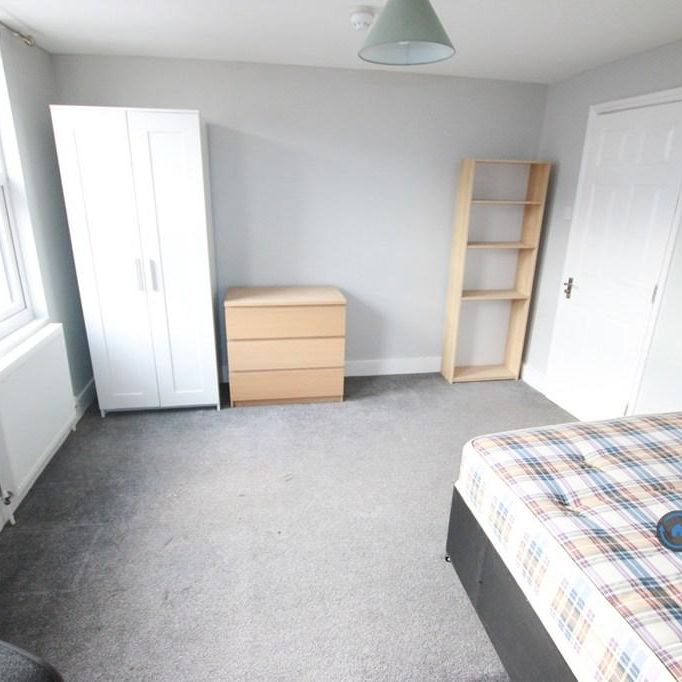 6 bedroom terraced house to rent - Photo 1