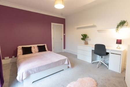 5 Bed End Terrace, St. Denys Road, SO17 - Photo 4