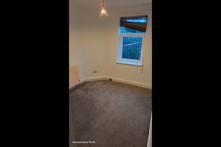 3 Bed Terraced House, Douglas Street, M7 - Photo 4
