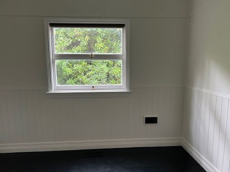 Mountain cottage on half an acre - Photo 2