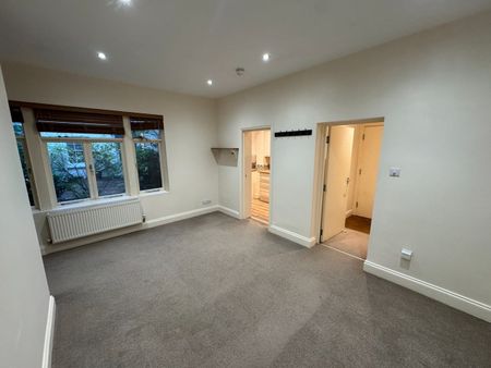 1 Bed Flat, Brunswick Terrace, BN3 - Photo 2