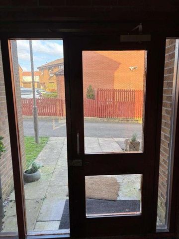 Lyoncross Avenue, Barrhead, Glasgow, East Renfrewshire, G78 - Photo 2