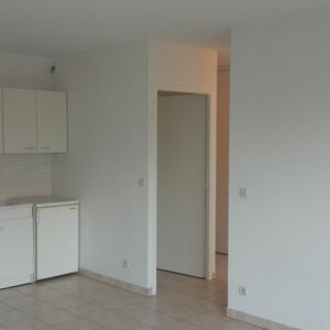 Appartement À Louer 2 Pièces , 47 M² - Photo 2