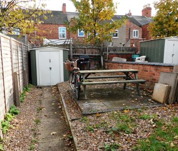 18a Station Street - 4 Double bedrooms & 2 bathrooms Loughborough - Photo 5