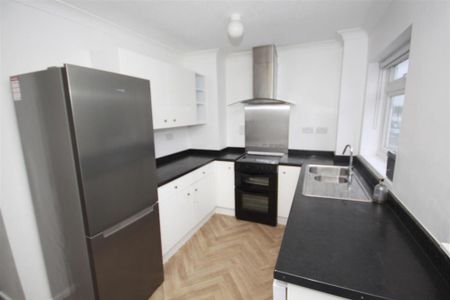 4 bedroom townhouse to rent - Photo 3