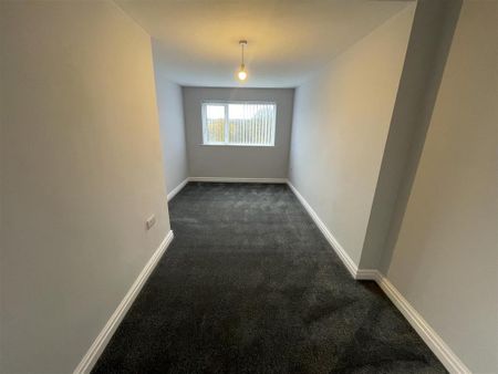 2 bedroom semi-detached house to rent - Photo 2