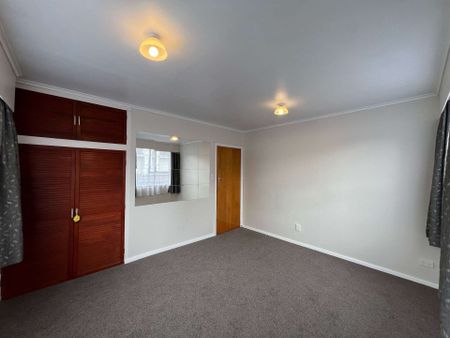 Wainuiomata 3 Bedrooms - Photo 5