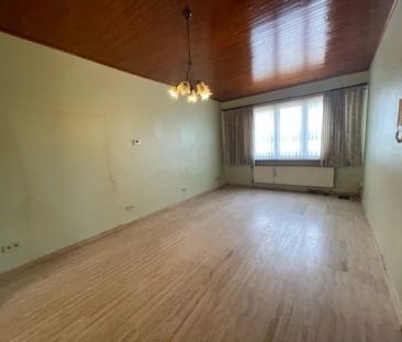 Gelijkvloers appartement met 2 slaapkamers en ruime tuin! - Photo 2