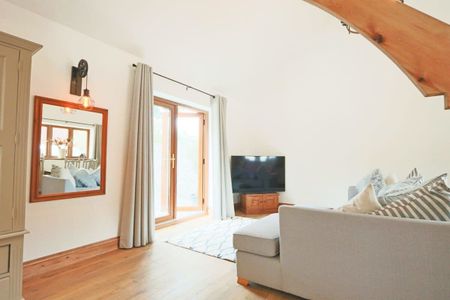 1 Bedroom Home – Medium Let - Photo 3