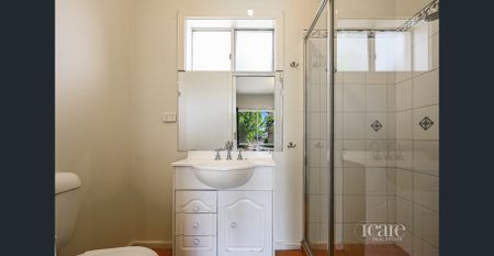 Spacious & Well Maintained Family Home - Photo 2