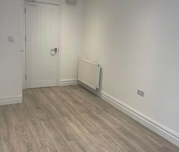 Price £1,200 pcm - Available 12/03/2026 - Furnished - Photo 1