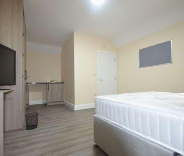 Worple Avenue, Staines-upon-thames, TW18 - Photo 4