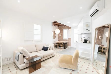 Carrer de Ribes, Barcelona, Catalonia 08013 - Photo 2