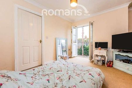 Haydon Place, Chapel Lane, Farnborough, GU14 - Photo 4