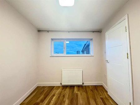 Church Leys, Harlow, CM18 - Photo 4