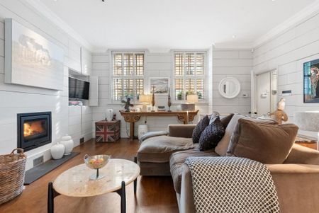 3 bedroom mews to rent - Photo 4