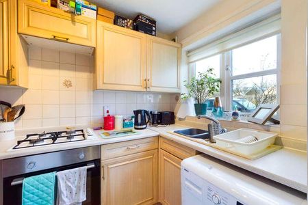 St Oswalds View, Burneside, Kendal, Cumbria, LA9 - Photo 4