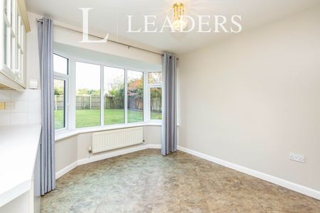 4 bedroom house to rent Pitfield Close, Fenstanton, PE28 - Photo 2