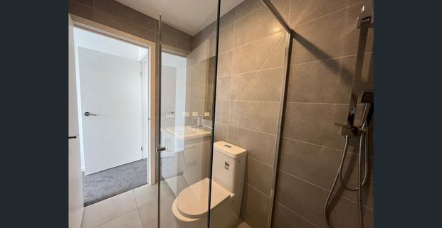 Inner-city comfort & style in the heart of Brunswick - Photo 1