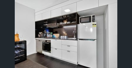 Ground Floor Beauty - Photo 3