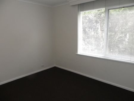 Stylish and Private Two-Bedroom Apartment - Photo 2