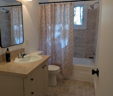 4 1/2 a deux pas de l'hôtel Dieu! - Photo 4