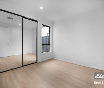 Brand-New Modern Family Living in the Heart of Cobblebank! - Photo 6