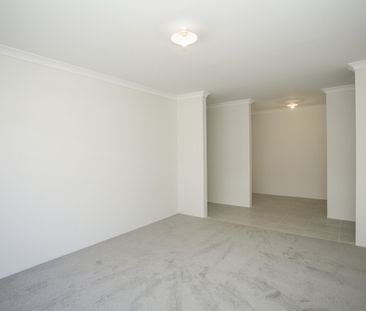 Perfect Family Home in Forrestfield! - Photo 2