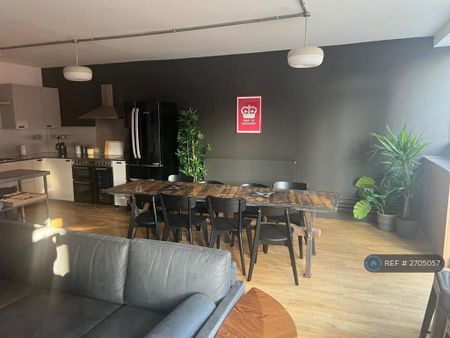 3 bedroom flat to rent - Photo 5